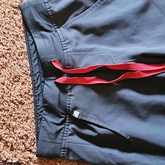 FIGS Technical Collection Scrub Pants Joggers Women’s Gray - Picture 5 of 12